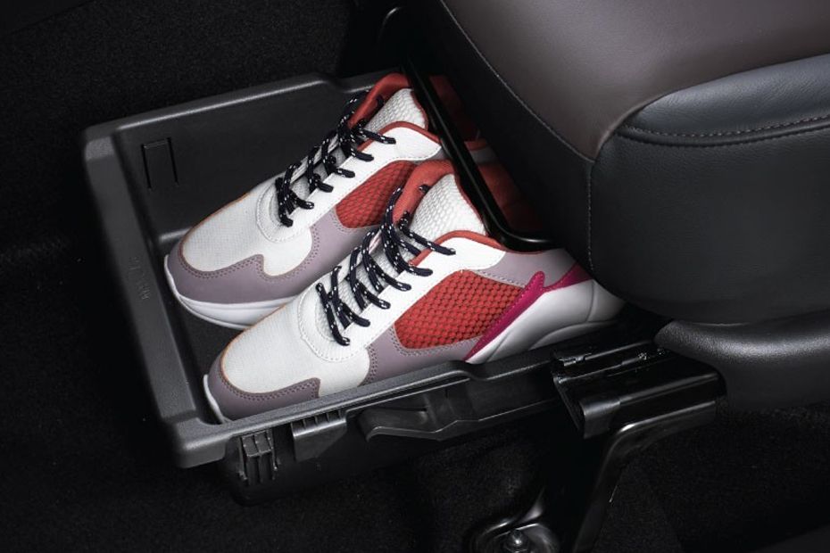 Glove box terbuka Mitsubishi Xpander Cross Glove box terbuka Mitsubishi Xpander Cross