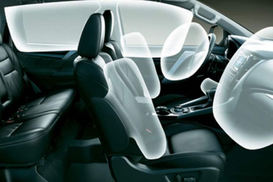 Tampak airbag Mitsubishi Pajero Sport (2016-2020) Tampak airbag Mitsubishi Pajero Sport (2016-2020)