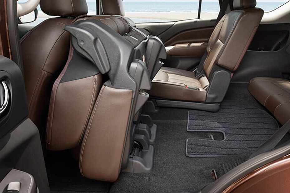 Folding Seats of Nissan Terra Folding Seats of Nissan Terra