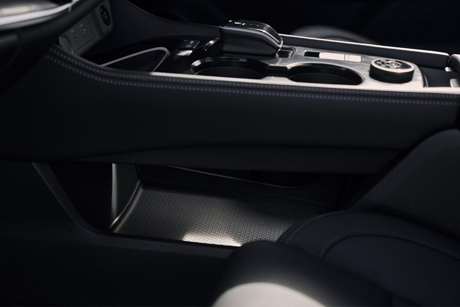 X-Trail e-Power Cup Holder Side View