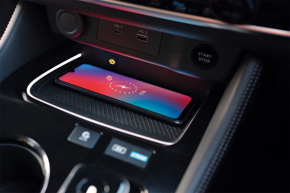 Power Accessories Outlet View of Nissan X-Trail e-Power