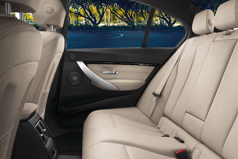 BMW 3 Series Sedan (2015-2018) Kursi belakang BMW 3 Series Sedan (2015-2018) Kursi belakang