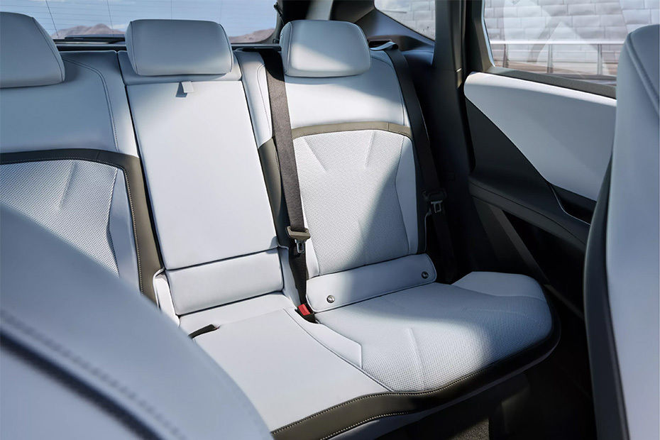 Kursi belakang BMW iX3