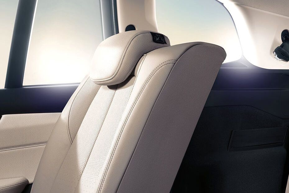 Head rese kursi depan 2 Series Gran Tourer Head rese kursi depan 2 Series Gran Tourer