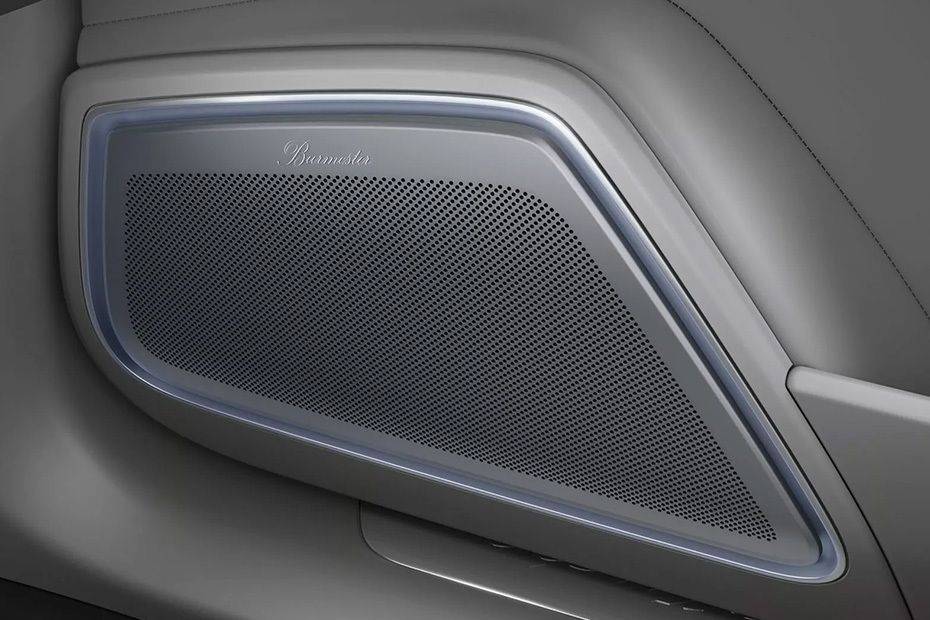 Speakers View of Porsche Panamera Speakers View of Porsche Panamera