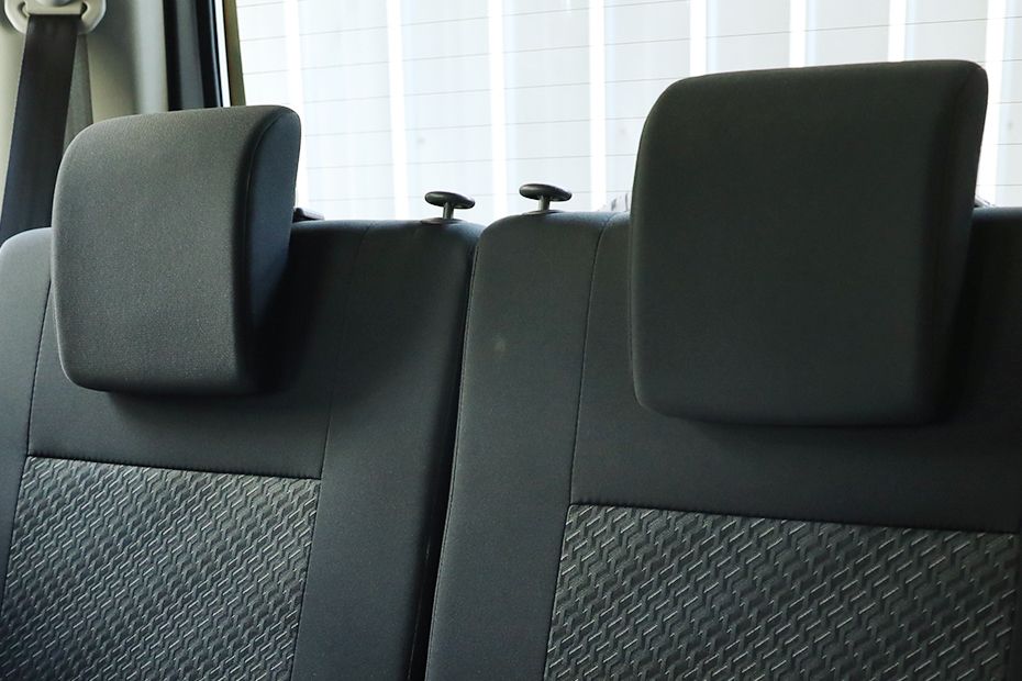 Headrest kursi belakang Jimny (2017-2018) Headrest kursi belakang Jimny (2017-2018)