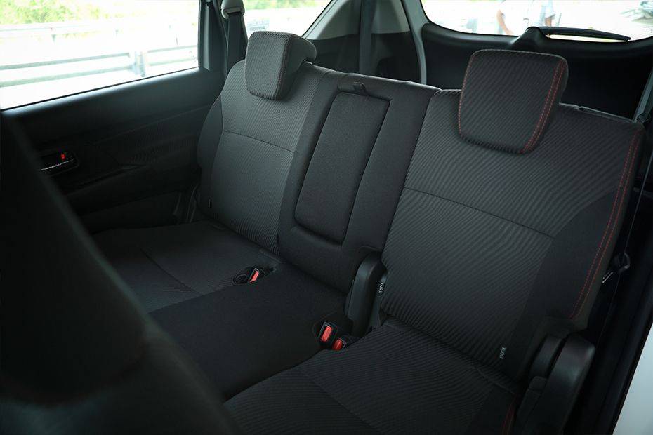 Kursi belakang Suzuki Ertiga Smart Hybrid Kursi belakang Suzuki Ertiga Smart Hybrid