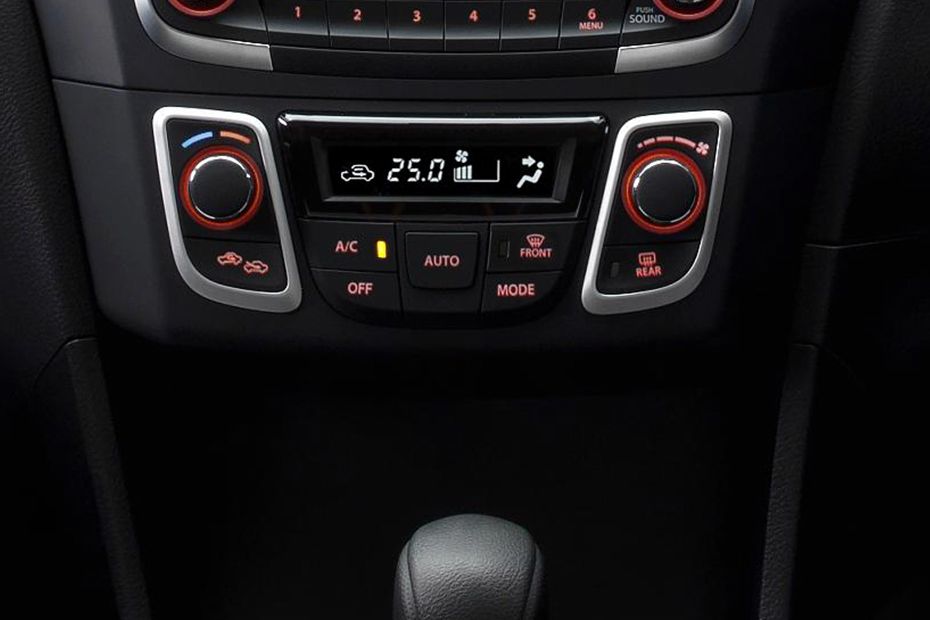 Front AC Controls of Suzuki Ciaz Front AC Controls of Suzuki Ciaz