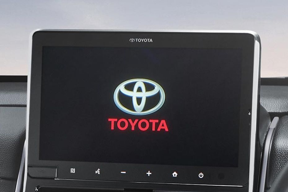 Toyota Kijang Innova Zenix Hybrid EV layar sentuh