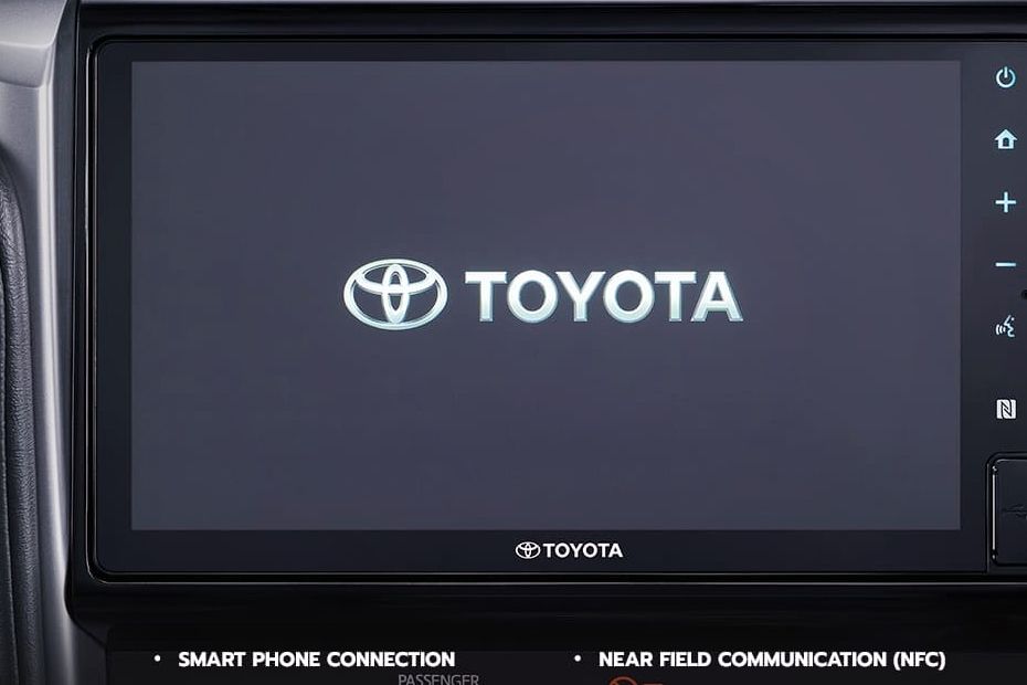 Toyota Fortuner layar sentuh