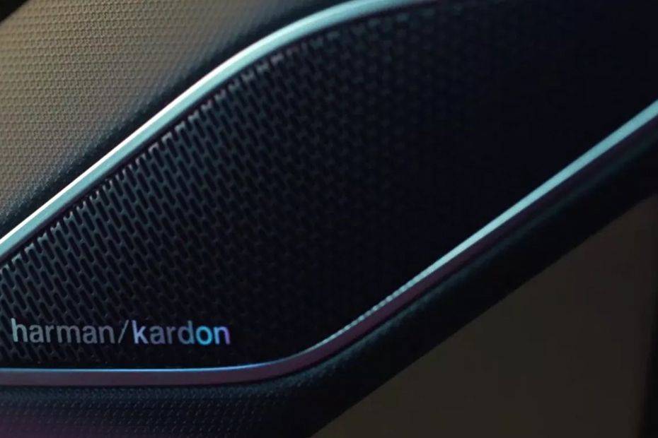 Speakers View of Volkswagen Golf GTI Speakers View of Volkswagen Golf GTI