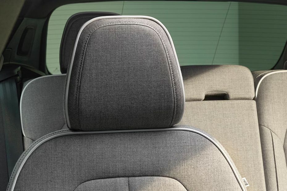 Volvo XC40 Recharge Head rese kursi depan Volvo XC40 Recharge Head rese kursi depan