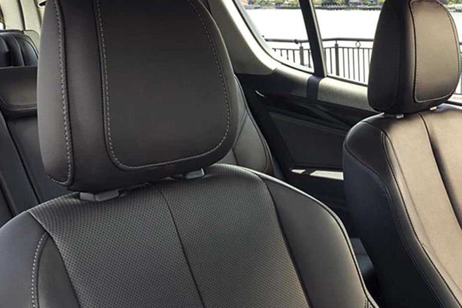 Head rese kursi depan Trailblazer 2017-2018