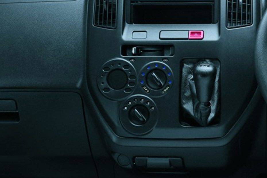 Front AC Controls of Daihatsu Gran Max MB Front AC Controls of Daihatsu Gran Max MB
