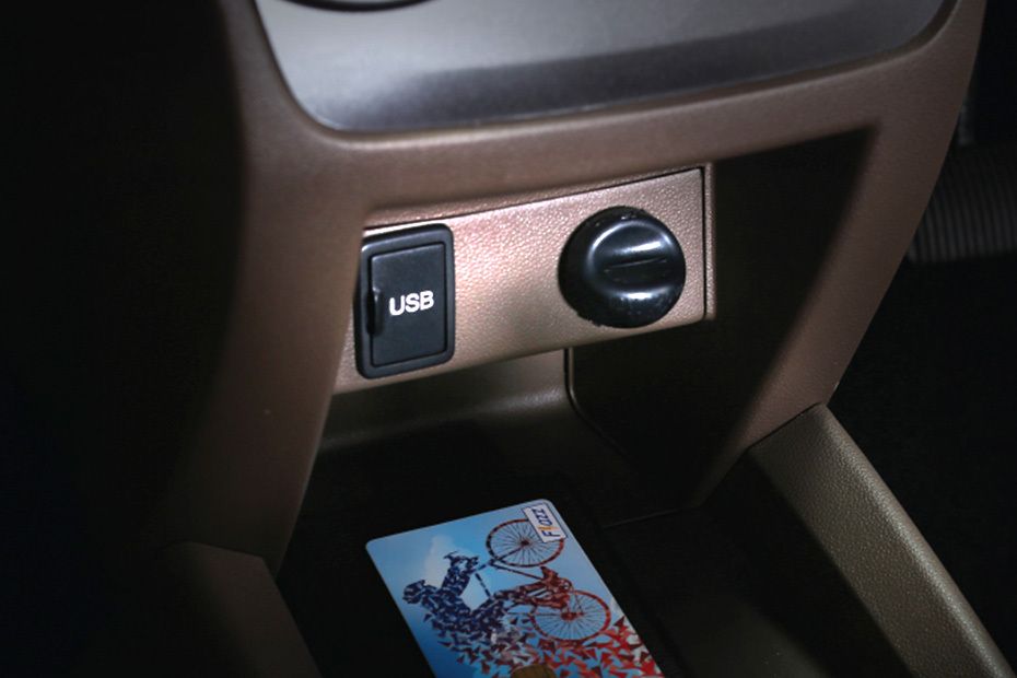 Power Accessories Outlet View of Daihatsu Xenia (2019-2021) Power Accessories Outlet View of Daihatsu Xenia (2019-2021)