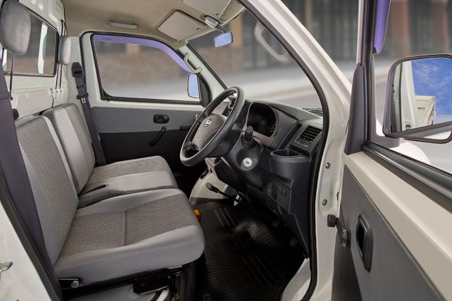 Daihatsu Gran Max PU Tampak Kanan Pintu Terbuk