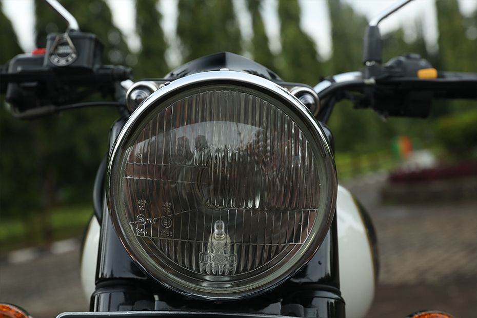 Royal Enfield Classic 350 Head Light View Royal Enfield Classic 350 Head Light View