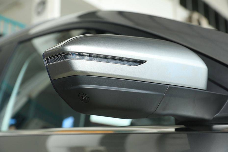 Wuling Almaz Drivers Side Mirror Front Angle Wuling Almaz Drivers Side Mirror Front Angle