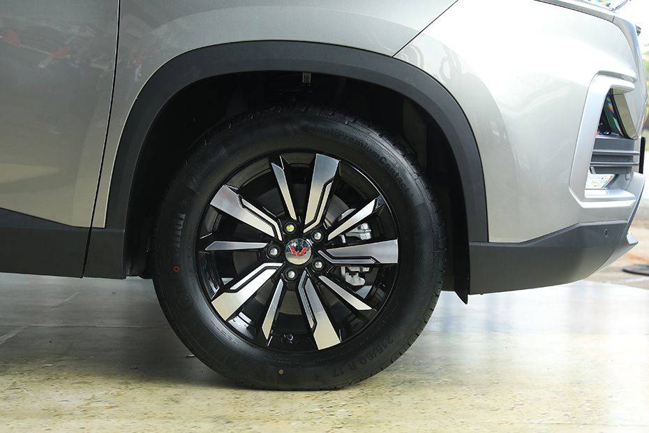 Ban depan Wuling Almaz Ban depan Wuling Almaz