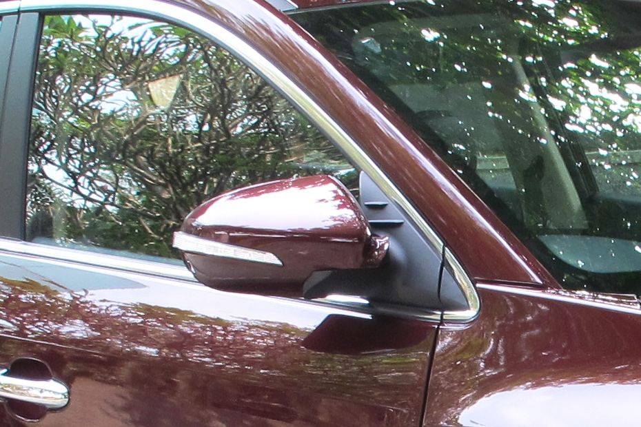 DFSK Glory 580 Drivers Side Mirror Front Angle DFSK Glory 580 Drivers Side Mirror Front Angle