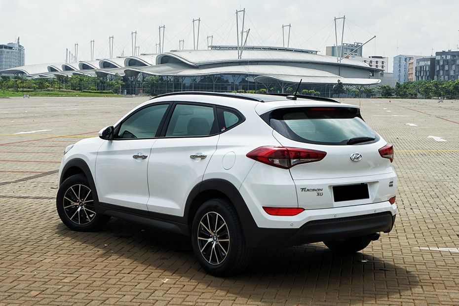 Rear Cross Side View of Hyundai Tucson (2016-2019) Rear Cross Side View of Hyundai Tucson (2016-2019)