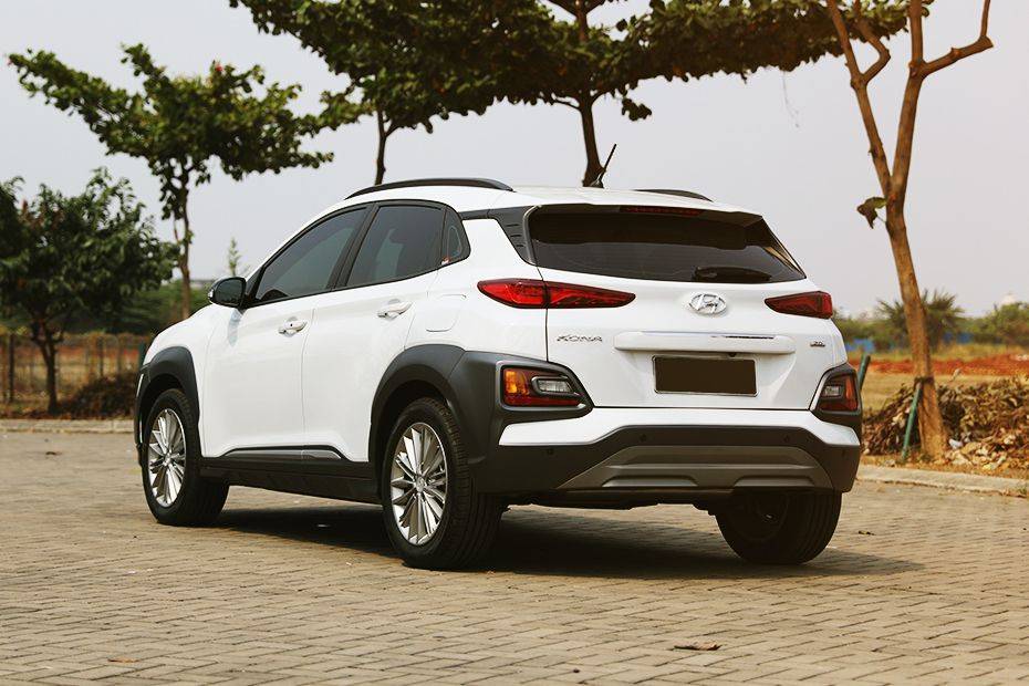 Rear Cross View of Hyundai Kona Rear Cross View of Hyundai Kona