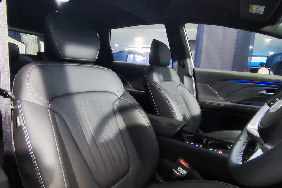 Hyundai Stargazer Cartenz Front Seats Hyundai Stargazer Cartenz Front Seats