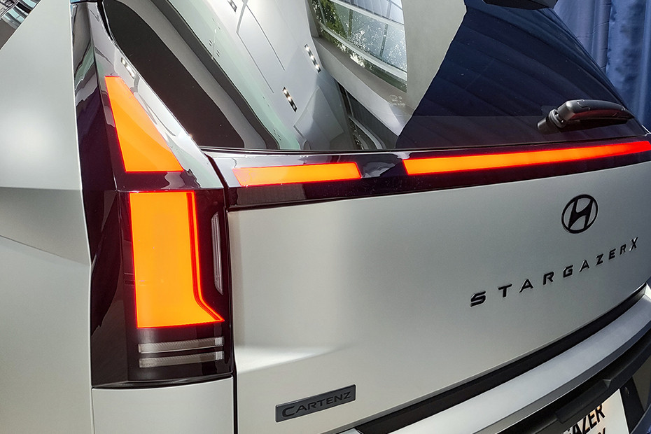 Hyundai Stargazer Cartenz Tail Light Hyundai Stargazer Cartenz Tail Light