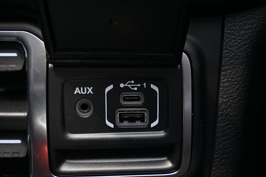 Jeep Gladiator Power outlet