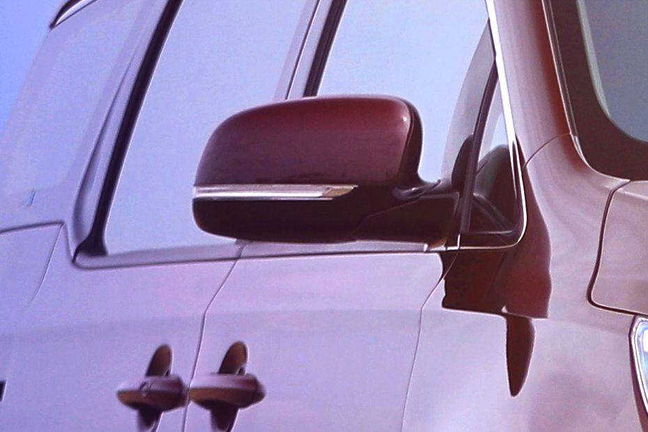 Kia Grand Sedona Drivers Side Mirror Front Angle Kia Grand Sedona Drivers Side Mirror Front Angle