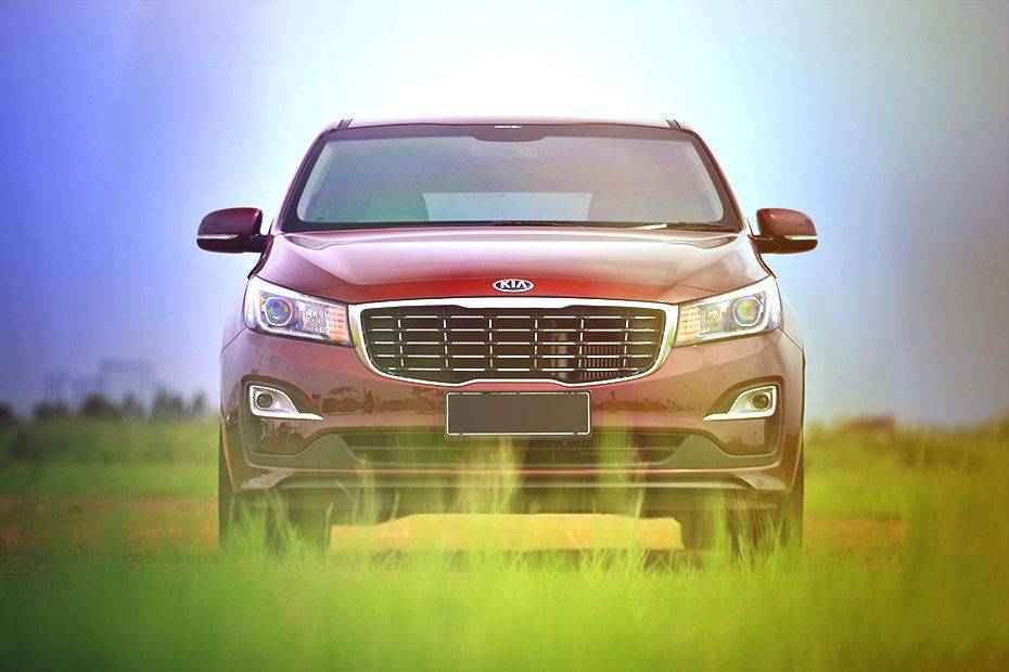 Tampak Depan Kia Grand Sedona Tampak Depan Kia Grand Sedona