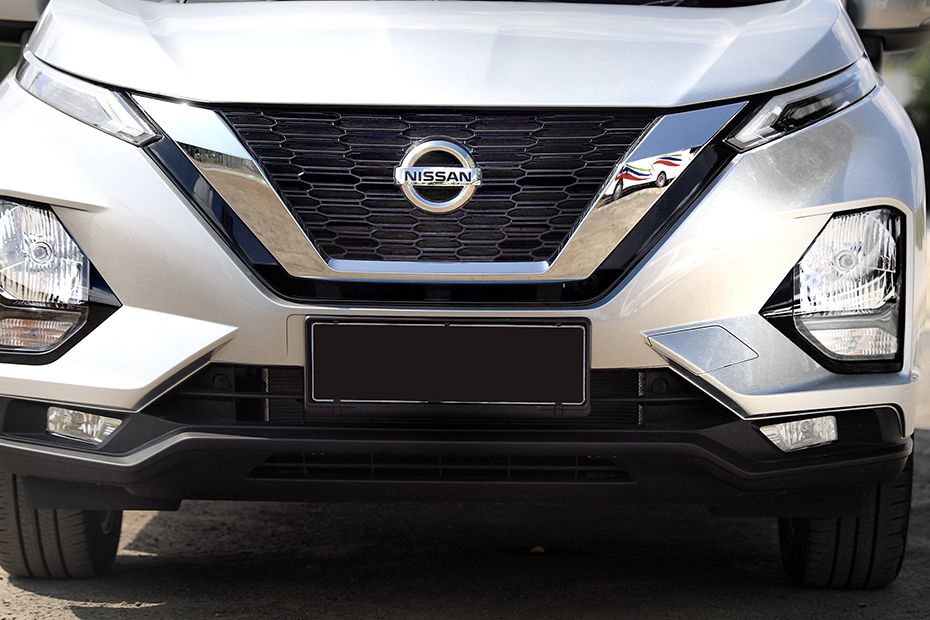 Nissan Livina  Grille View