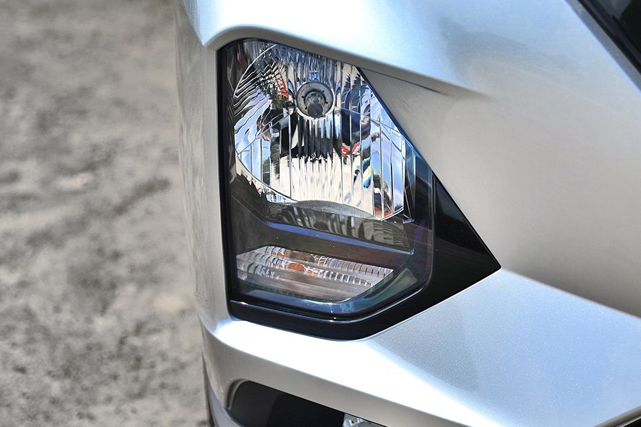 Nissan Livina  Headlight
