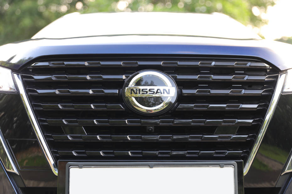 Tampak Grille Nissan Kicks e-Power Tampak Grille Nissan Kicks e-Power