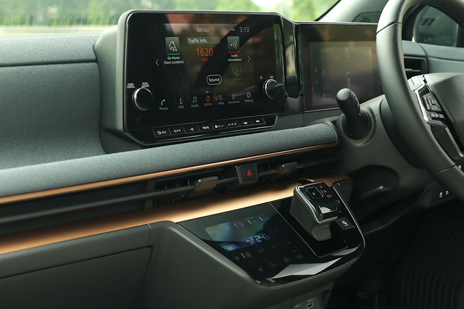 konsol tengah Sakura