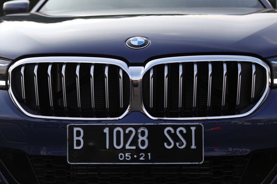 BMW 5 Series Sedan (2018-2023) Tampak Grille