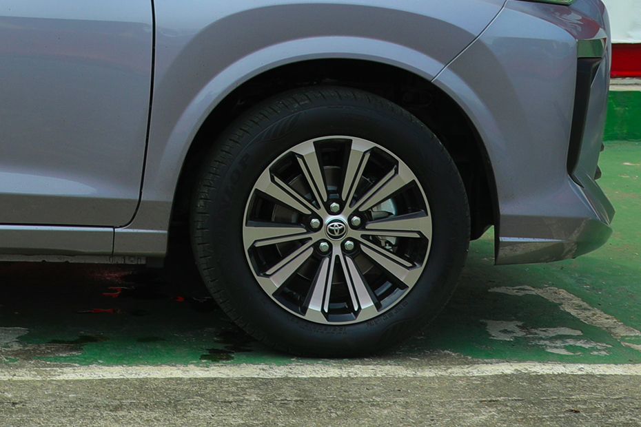Toyota Avanza Front Tyre View