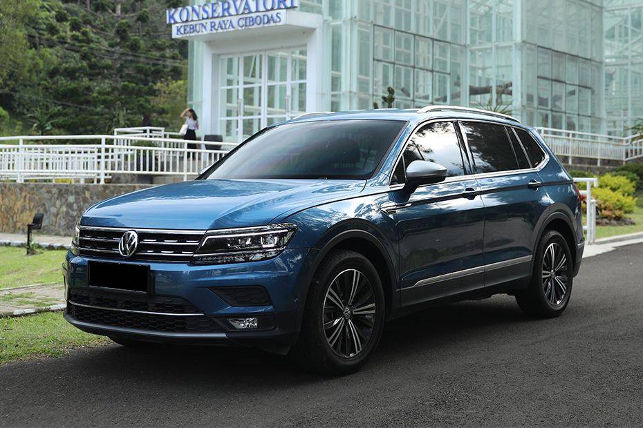 Volkswagen Tiguan Allspace Front Side View Volkswagen Tiguan Allspace Front Side View
