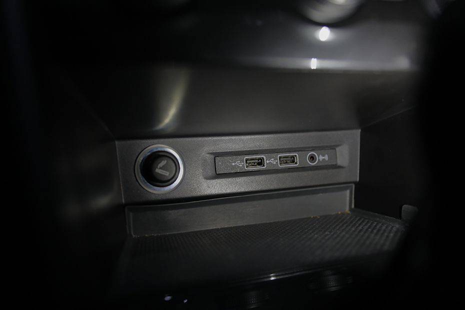 Power Accessories Outlet View of Volkswagen Tiguan Allspace Power Accessories Outlet View of Volkswagen Tiguan Allspace