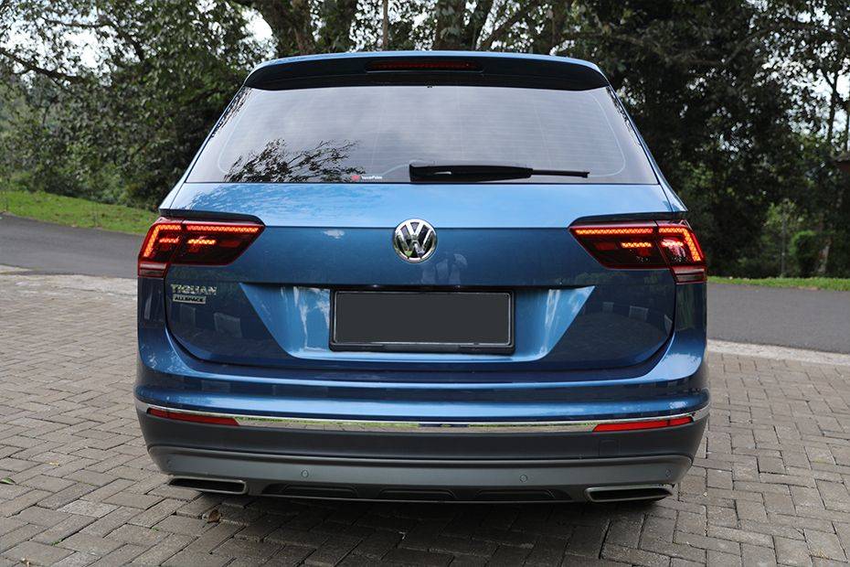 Tiguan Allspace Rear angle view Tiguan Allspace Rear angle view