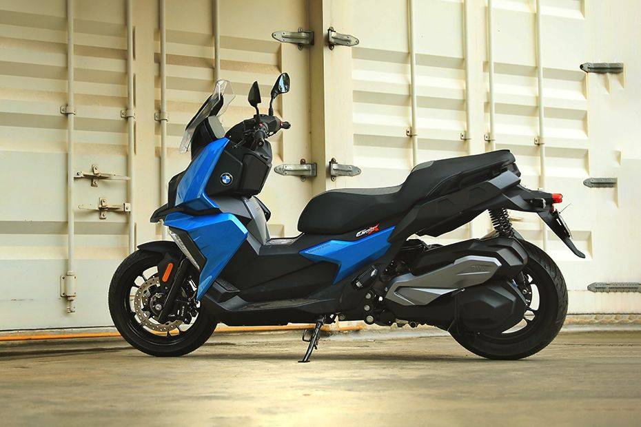 BMW C 400 X Left Side View Full Image BMW C 400 X Left Side View Full Image
