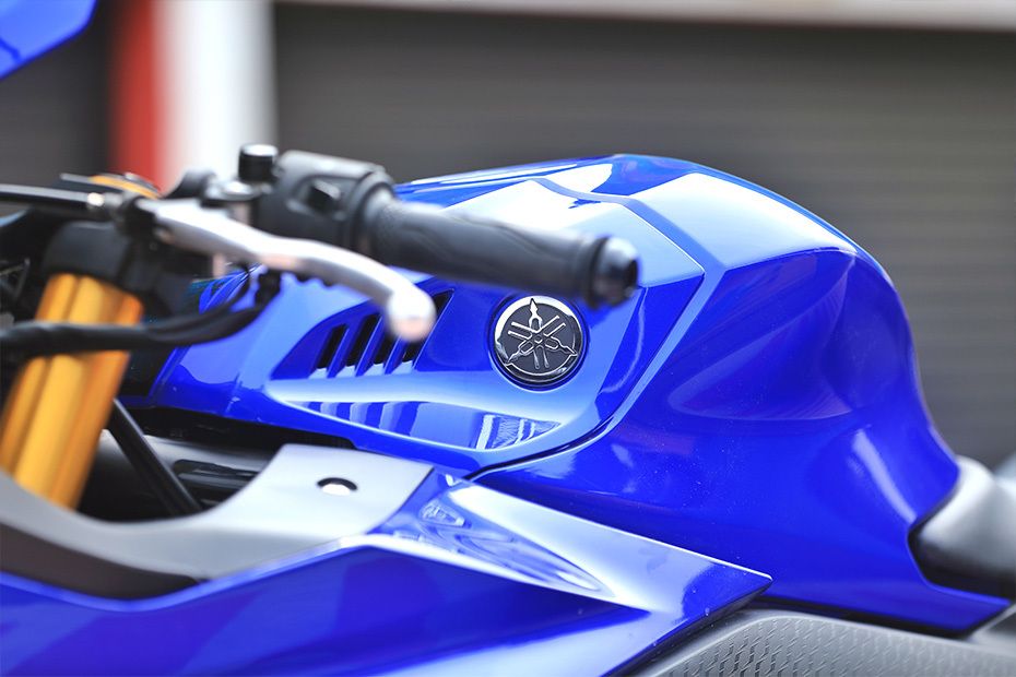 Yamaha YZF R25 Fuel Tank View Yamaha YZF R25 Fuel Tank View