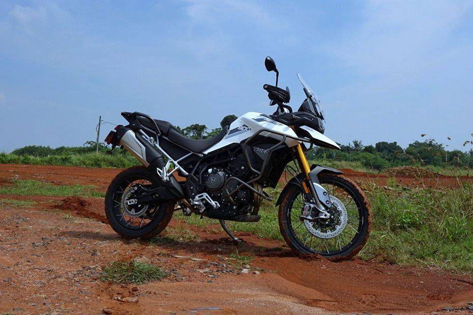 Samping kanan Triumph Tiger 900 Samping kanan Triumph Tiger 900