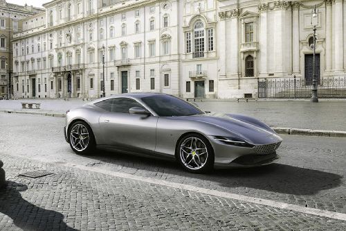 Mobil Ferrari Roma 2023 di Indonesia
