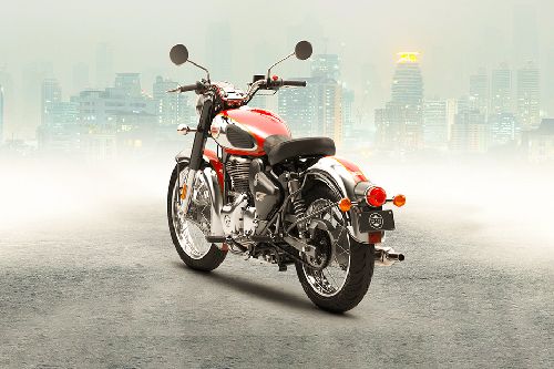 Tampak belakang kanan serong Royal Enfield Classic 350