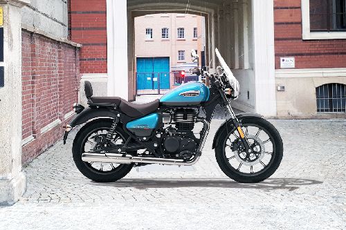 Royal Enfield Meteor Right Side Viewfull Image