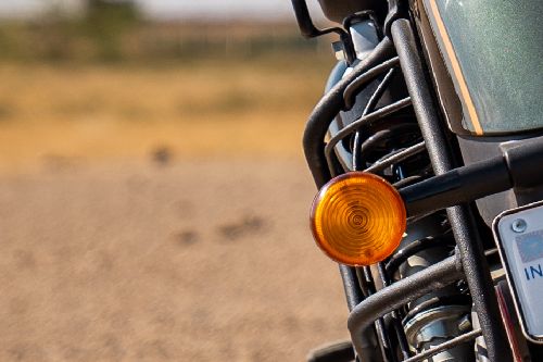 Lampu sein samping belakang Royal Enfield Super Meteor 650