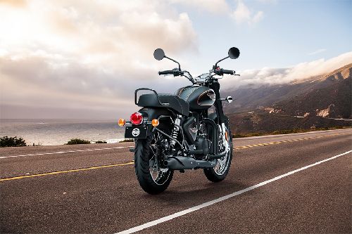 Tampak belakang Royal Enfield Bullet 350