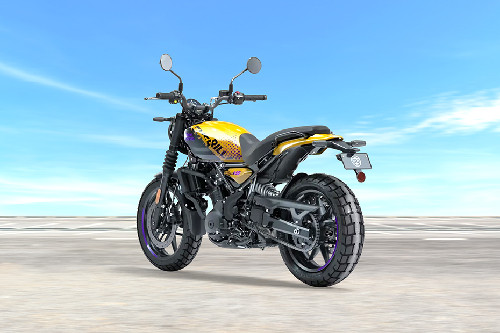 Tampak belakang kanan serong Royal Enfield Guerrilla 450