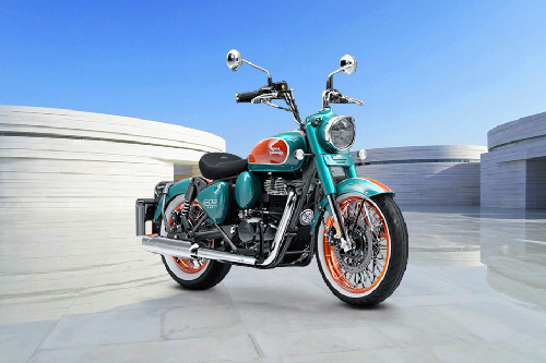 Tampak belakang serong Royal Enfield Goan Classic 350